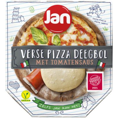 Jan verse pizza deegbol met tomatensaus